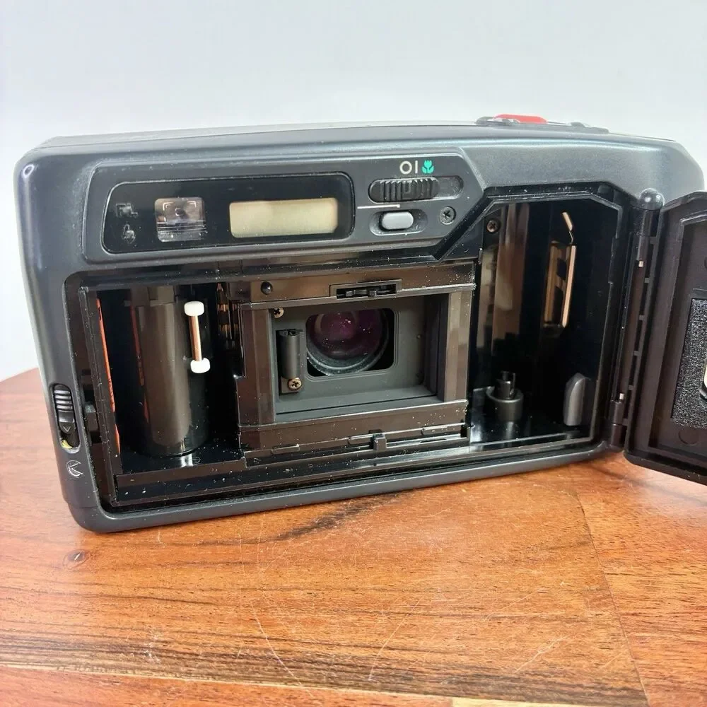 Pentax IQZoom 60 35mm Film Camera Autofocus Zoom Point & Shoot Untested *READ*